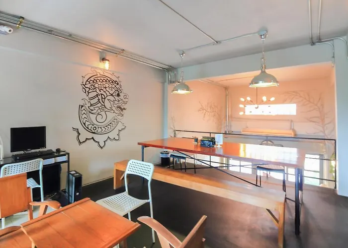 Hotel Oyo 421 Guyasuka & Cafe 2*
