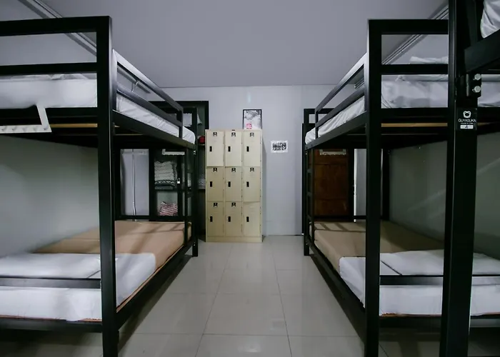 Hotel Oyo 421 Guyasuka & Cafe Bangkok