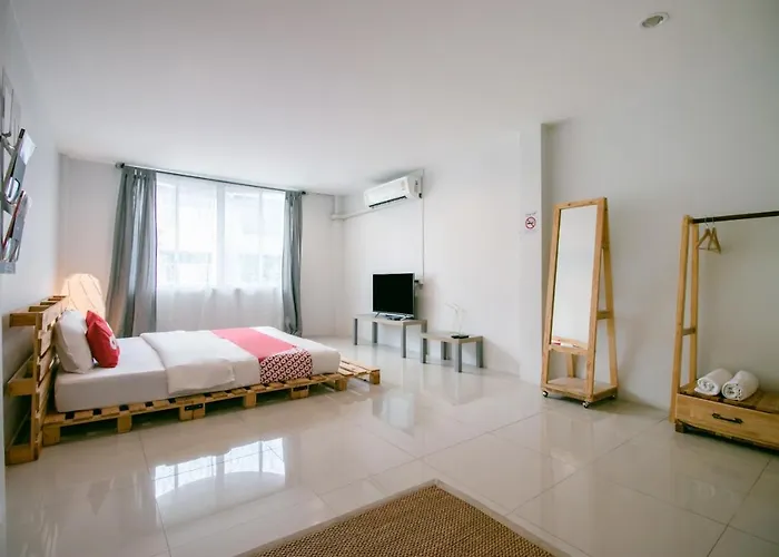 Hotel Oyo 421 Guyasuka & Cafe Bangkok