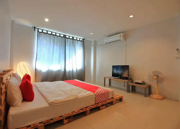 Hotel Oyo 421 Guyasuka & Cafe 2*