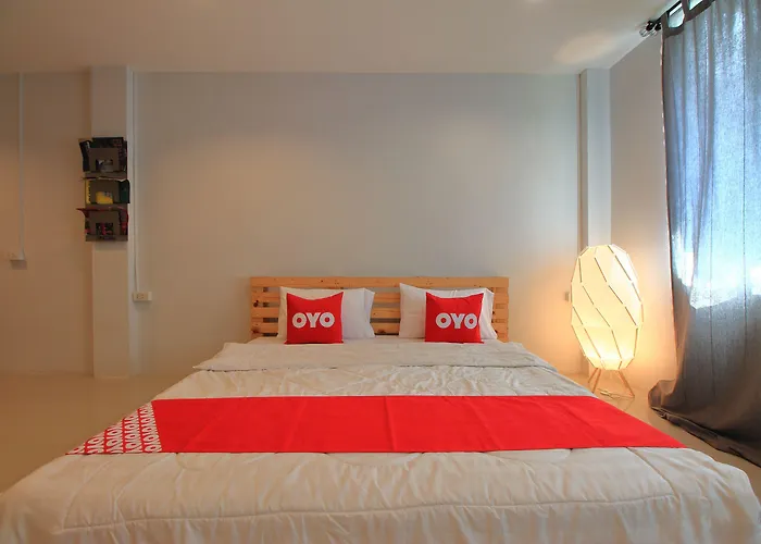Oyo 421 Guyasuka & Cafe Hotel Bangkok