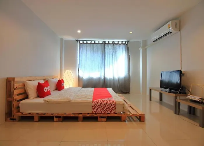 Hotel Oyo 421 Guyasuka & Cafe Bangkok