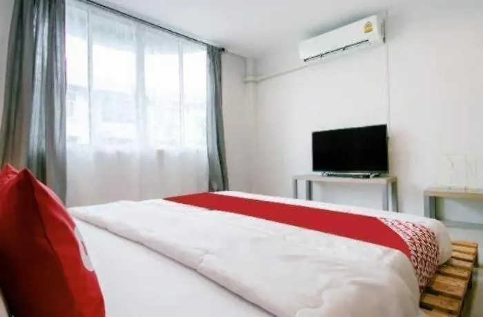 Hotel Oyo 421 Guyasuka & Cafe 2*