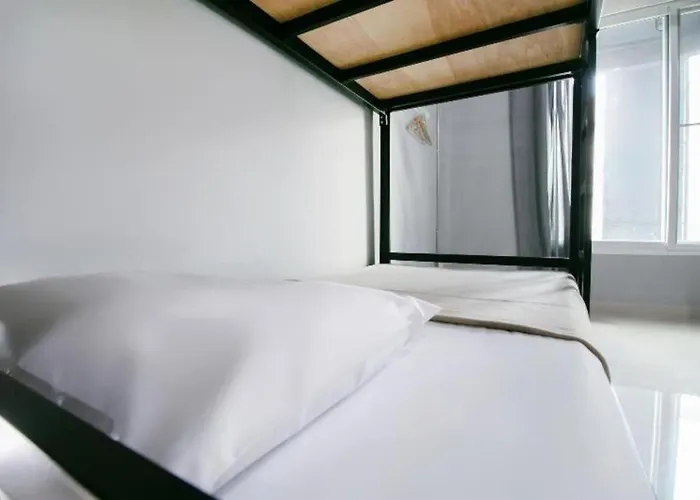 Oyo 421 Guyasuka & Cafe Hotel Bangkok