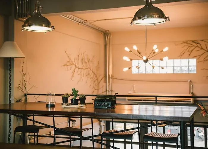 Oyo 421 Guyasuka & Cafe Hotel Bangkok