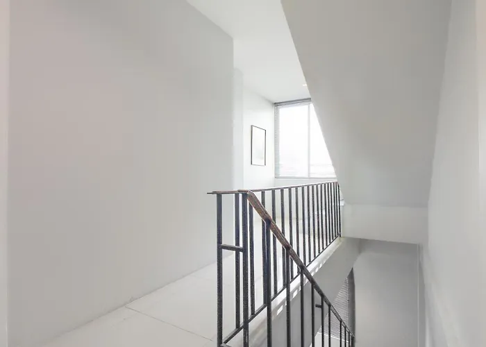 Oyo 421 Guyasuka & Cafe Hotel Bangkok